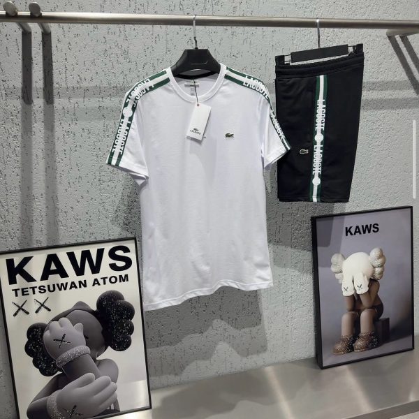 LACOSTE BEYAZ TİŞÖRTLÜ ŞORTLU TAKIM